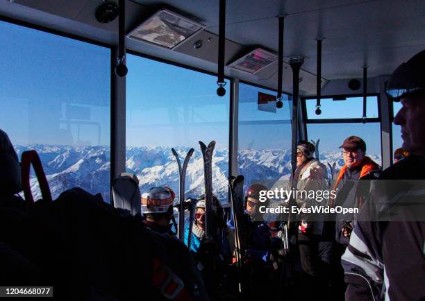 Skier on the austrian side of Zugspitze mountain , take the cable car Tiroler Zugspitzbahn for alpine skiing on January 21, 2020 in EHRWALD, Tyrol,...