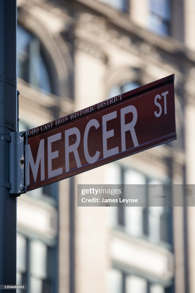 Mercer Sign A Sign For Mercer St In The Soho District Of Nyc High-Res Stock Photo ...