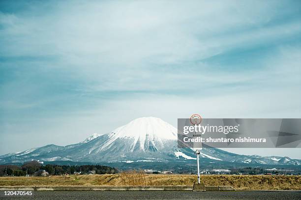 bus stop - tottori prefecture stock pictures, royalty-free photos & images