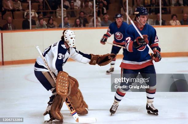 756 Toronto Maple Leafs Circa 1980 Stock Photos, High-Res Pictures, and  Images - Getty Images
