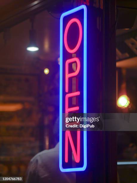 led light open sign - open segnale inglese foto e immagini stock