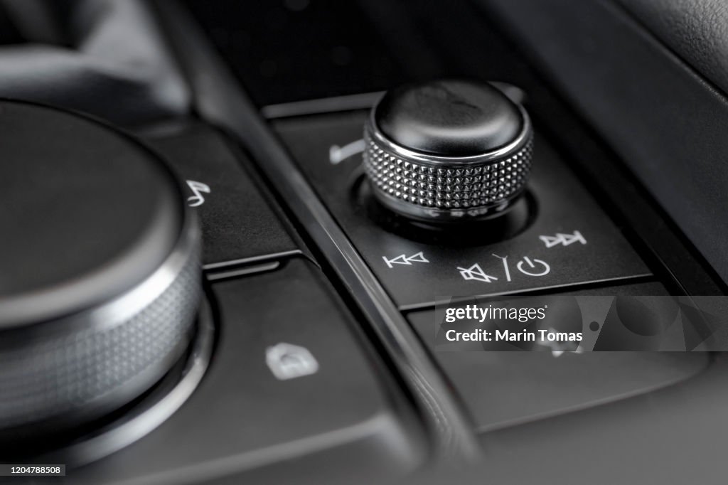 Modern car hi-fi control panel