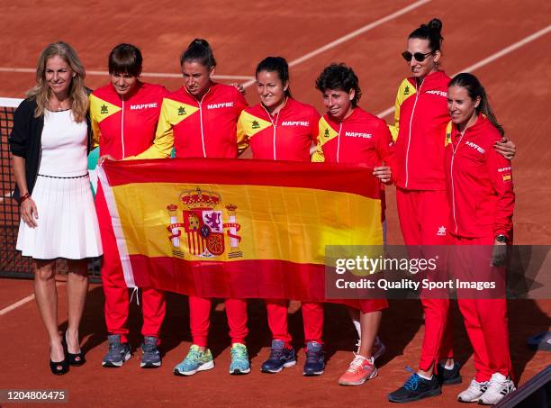 Spanish team pose with Arantxa Sanchez Vicario after winning the 2020 Fed Cup Qualifier between Spain and Japan at Centro de Tenis La Manga Club on...