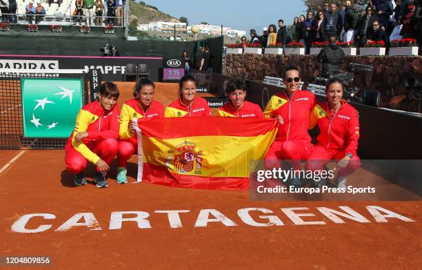 Aliona Bolsova, Sara Sorribes, Lara Arraubarrena, Carla Suarez, Georgina Garcia-Perez and Anabel Medina, Spain Team, celebrates the victory against...
