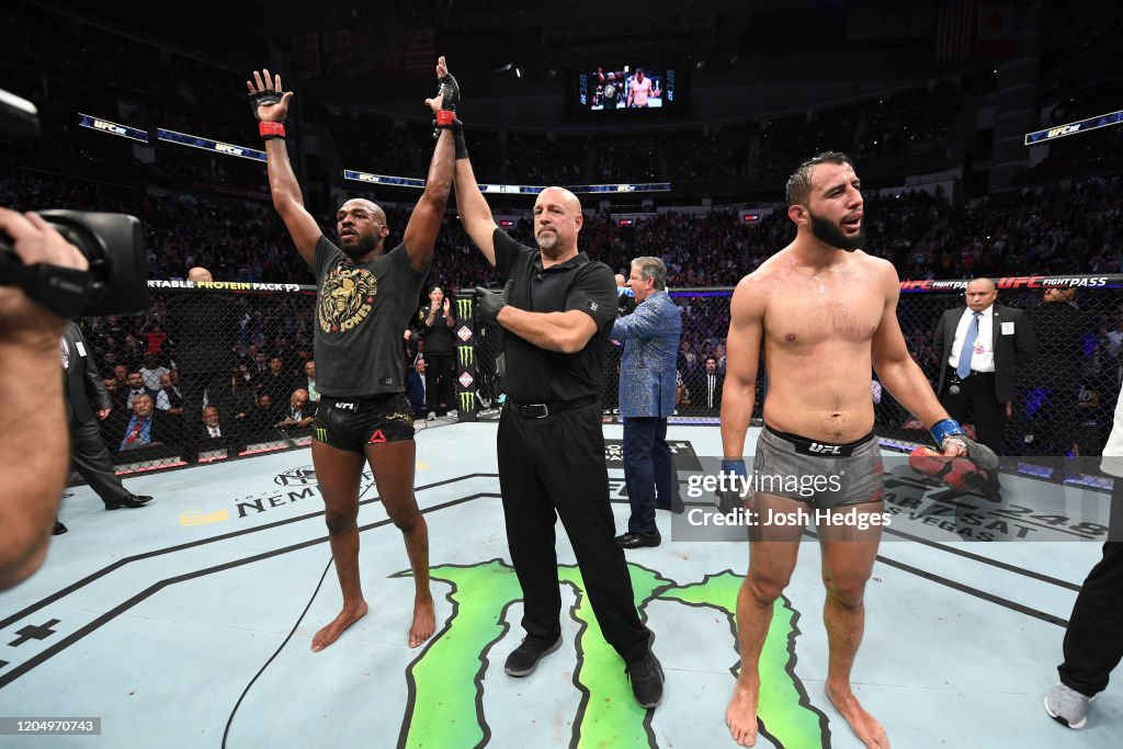 UFC 247: Jones v Reyes