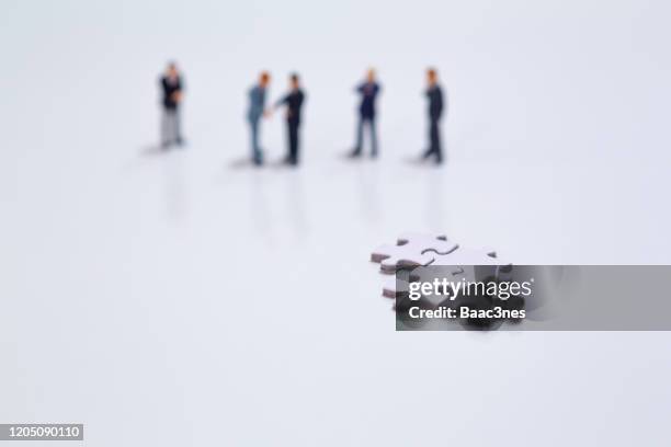 finding a solution - chess pieces - positioning concept stock pictures, royalty-free photos & images