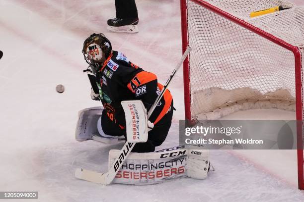 Cristopher Nihlstorp of Graz during the Vienna Capitals v Graz99ers - Erste Bank Eishockey Liga Play-Offs Quarterfinal Game 1 at Erste Bank Arena on...