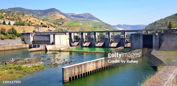 reservoir of the regua hydroelectric power station, douro river, portugal - douro river stockfoto's en -beelden