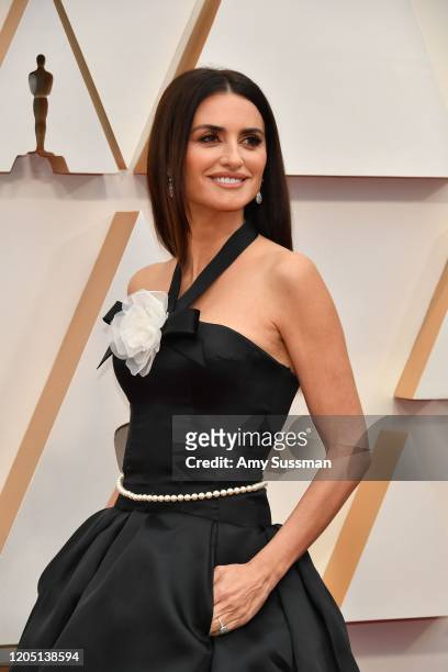 Penélope Cruz attends the 92nd Annual Academy Awards at Hollywood and Highland on February 09, 2020 in Hollywood, California.