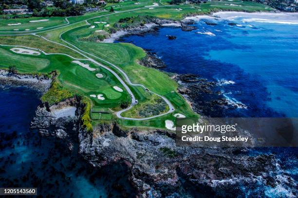 pebble beach golf course, california - monterey schiereiland stockfoto's en -beelden