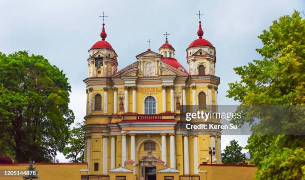 church of st. peter and st. paul, baroque style, vilnius, lithuania - vilnius stock-fotos und bilder