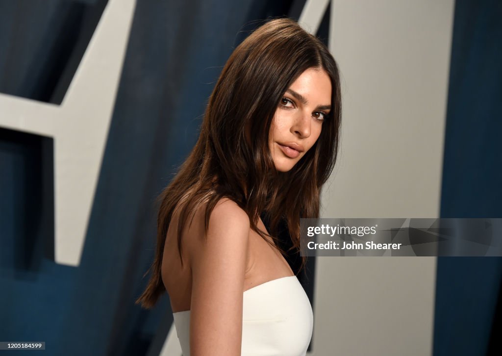 Emily Ratajkowski Tory Burch: Fashion Model Seen Posing For The Fashion Brand