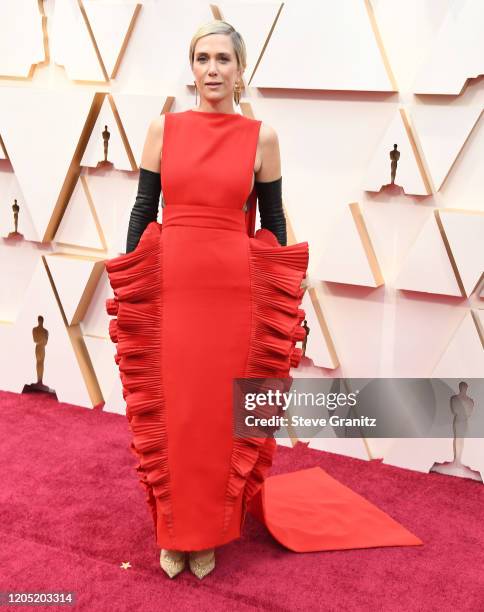 Kristen Wiig arrives at the 92nd Annual Academy Awards at Hollywood and Highland on February 09, 2020 in Hollywood, California.