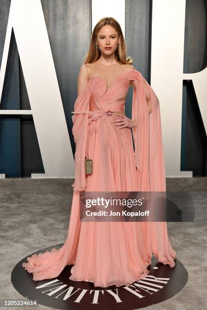 Halston Sage attends the 2020 Vanity Fair Oscar Party hosted by Radhika Jones at Wallis Annenberg Center for the Performing Arts on February 09, 2020...