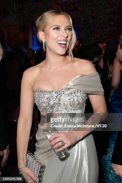 Scarlett Johansson attends the 2020 Vanity Fair Oscar Party hosted by Radhika Jones at Wallis Annenberg Center for the Performing Arts on February...