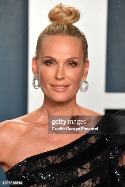 Molly Sims attends the 2020 Vanity Fair Oscar party hosted by Radhika Jones at Wallis Annenberg Center for the Performing Arts on February 09, 2020...