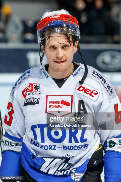 Alexander Weiss of Schwenninger Wild Wings looks on during the DEL match between EHC Red Bull Muenchen and Schwenninger Wild Wings at Olympiaeishalle...