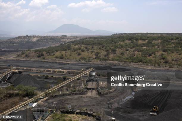open pit coal mine - coal mine bildbanksfoton och bilder