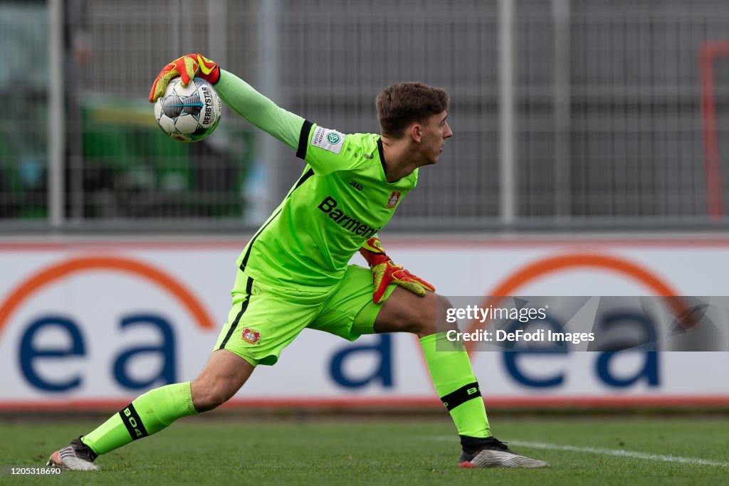 Bayer 04 Leverkusen U19 v Borussia Dortmund U19