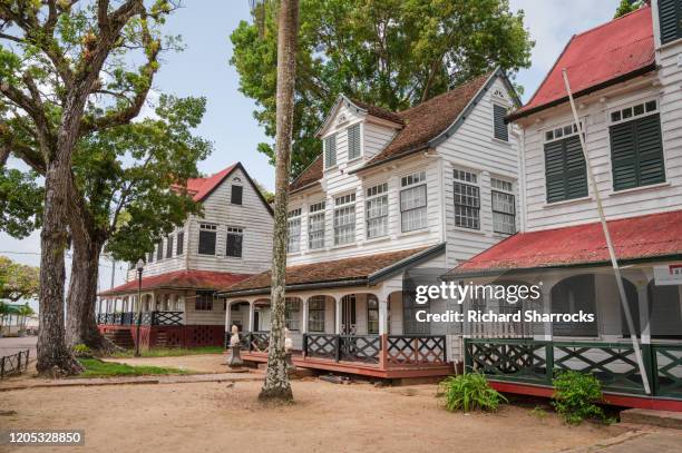 paramaribo buildings, suriname - suriname capital stockfoto's en -beelden
