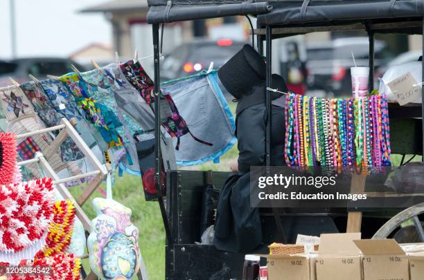 Missouri, Bethany, Amish Roadside Crafts Stand.