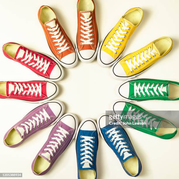 rainbow pride flag sneakers - purple shoe 個照片及圖片檔