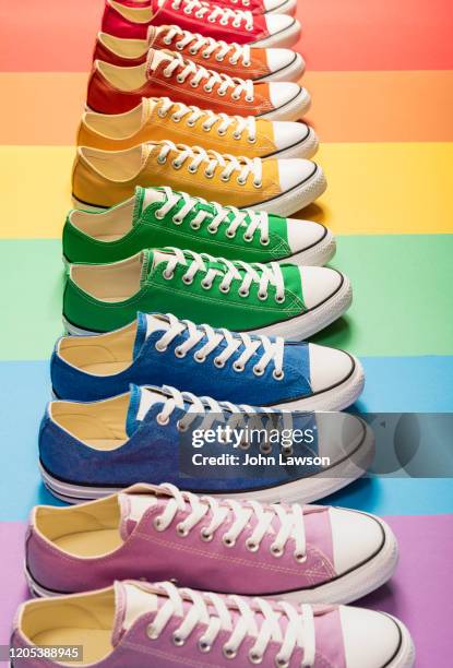 lgbt sneakers - rainbow laces stock-fotos und bilder