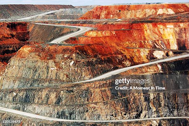 kalgoorlie super pit gold mine - gold mine stock pictures, royalty-free photos & images