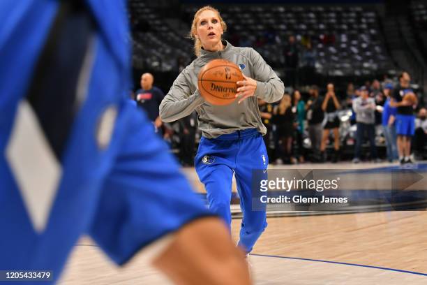 Jenny Boucek of the Dallas Mavericks warms up with players before the game against the New Orleans Pelicans on March 4, 2020 at the American Airlines...