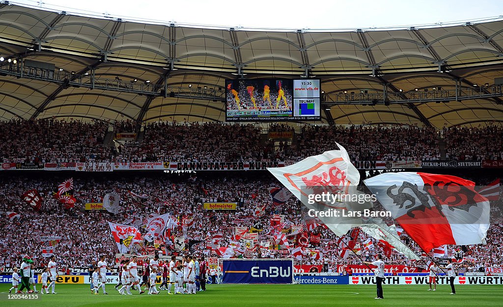 VfB Stuttgart v FC Schalke 04  - Bundesliga