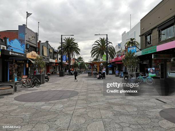 acland street, st. kilda, melbourne - st kilda stock-fotos und bilder