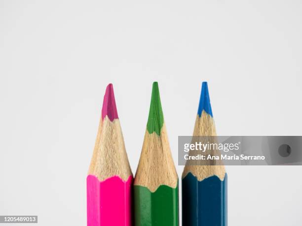 pink, green and blue pencils - ポリアモリー ストックフォトと画像