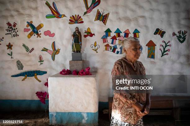 Villagers of Solentiname prepare a tribute to late poet Ernesto Cardenal in Solentiname, Rio San Juan on March 6, 2020. - Cardenal, figure of the...