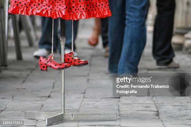 flamenco dress and shoes - flamencos stock-fotos und bilder
