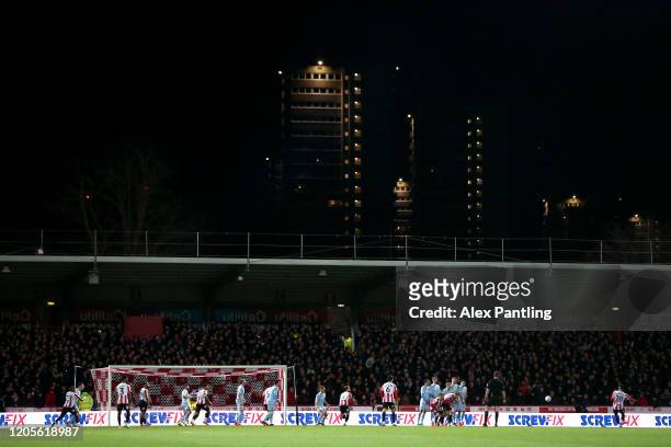 General view of action during the Sky Bet Championship match between Brentford and Leeds United at Griffin Park on February 11, 2020 in Brentford,...