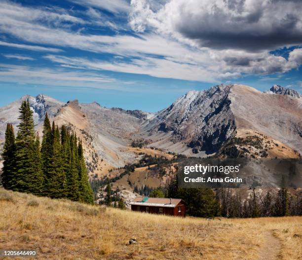 pioneer cabin, sun valley, idaho - pioneer cabin imagens e fotografias de stock