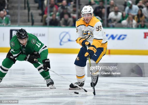 Matt Duchene of the Nashville Predators handles the puck against the Dallas Stars at the American Airlines Center on March 7, 2020 in Dallas, Texas.