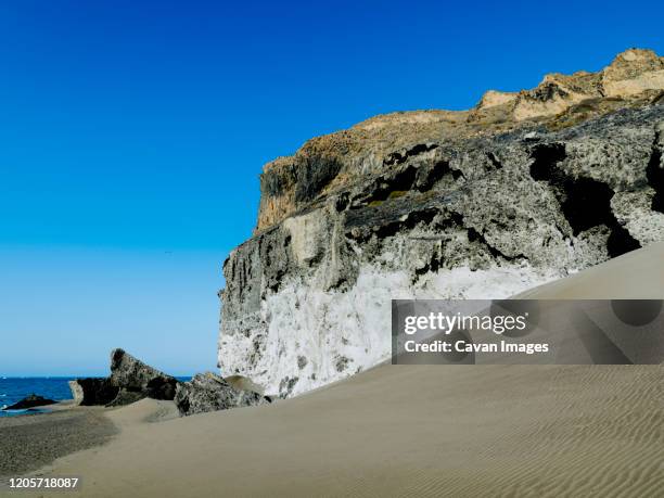 natural park of cabo de gata-nijar, almeria, spain - paisaje volcánico stock-fotos und bilder