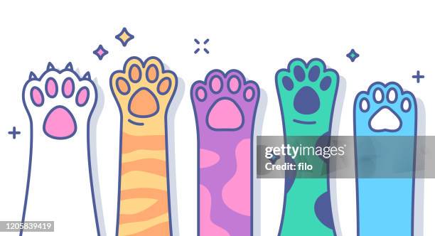 illustrazioni stock, clip art, cartoni animati e icone di tendenza di zampe alzate - animal foot