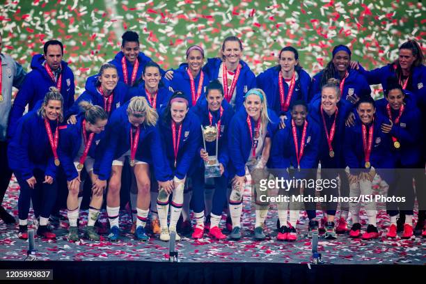 Players of United States celebrate after winning the CONCACAF Women's Olympic Qualifying Tournament after a game between Canada and United States at...