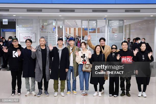 Han Jin-Won, Yang Jin-Mo, Lee Ha-Jun, Lee Sun-Kyun, Choi Woo-Sik, Song Kang-Ho, Kwak Sin-Ae, Park So-Dam, Cho Yeo-Jeong, Park Myung-Hoon, and Jang...