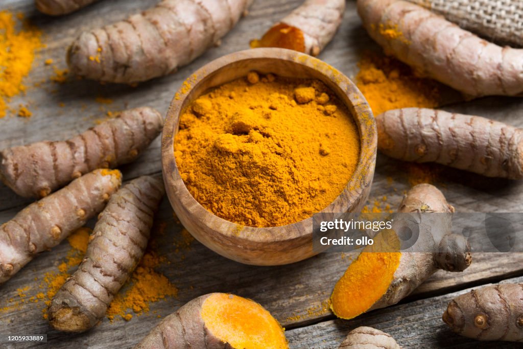 Curcuma longa, poudre et rhizomes