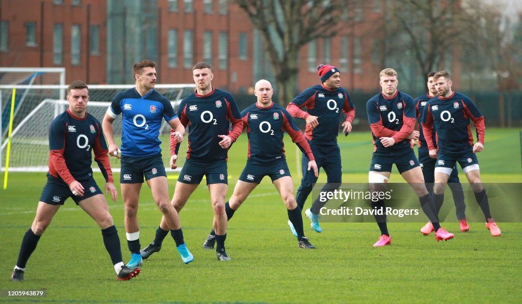 England Rugby Train The England rugby squad trains at the Kensington Latymer Upper School ...