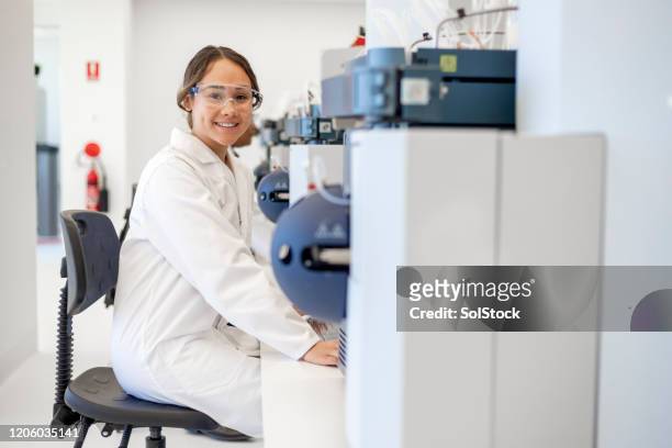 changing the world with her knowledge of science - university of western australia stock pictures, royalty-free photos & images