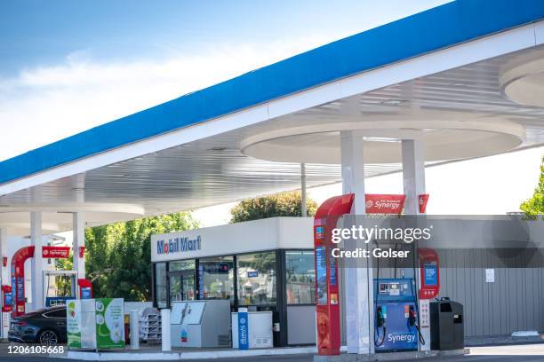 Mobil Ras 306 Mobil Gas Station Sign Stock Photos, High-Res Pictures, and Images ...