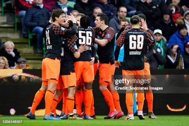 Denzel Dumfries of PSV celebrates 0-1 with Sam Lammers of PSV, Ritsu Doan of PSV, Noni Madueke of PSV, Daniel Schwaab of PSV, Nick Viergever of PSV,...