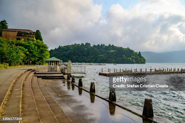 ashi lake hakone, japan - hakone kanagawa stock pictures, royalty-free photos & images