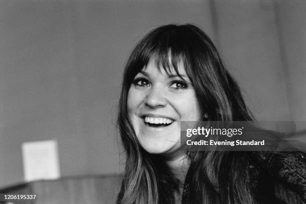 American singer and songwriter Melanie Safka posed on 20th March 1971.