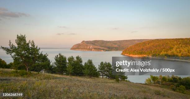 tranquil landscape with hills and volga river, russia - volga river stock pictures, royalty-free photos & images