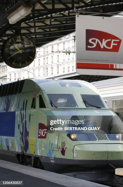 Photo prise le 29 juin 2006 sur un quai de la Gare de l'Est à Paris d'une rame du TGV Est qui circule depuis le 26 juin dernier entre Paris et...